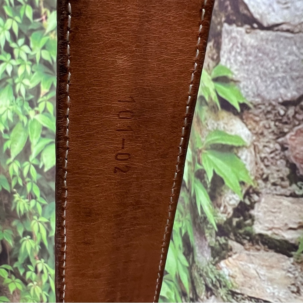 VINTAGE WESTERN Exotic Croc Embossed Leather Belt, 48 - Picture 9 of 11